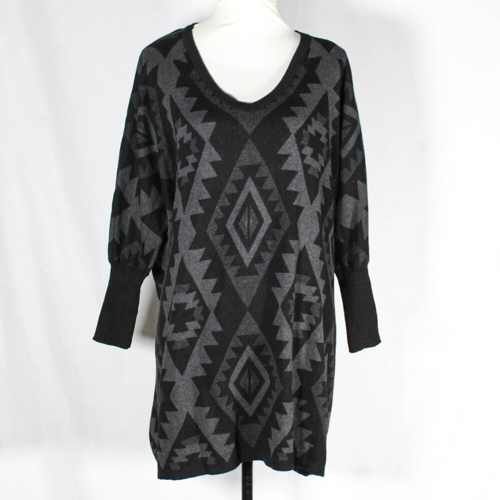 2010s Southwestern Print Black and Gray Poncho Tunic – Size M/L